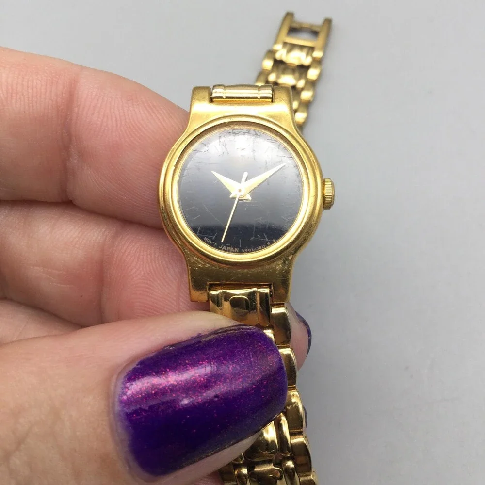 Vintage Seiko Womens Watch 18mm Black Dial Gold Tone V401-0518 New Battery 6.25